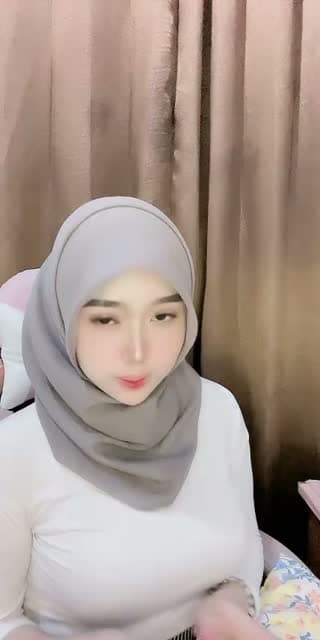 TikTok live: Jngn di luar masuk🤍🫧 by @melda290