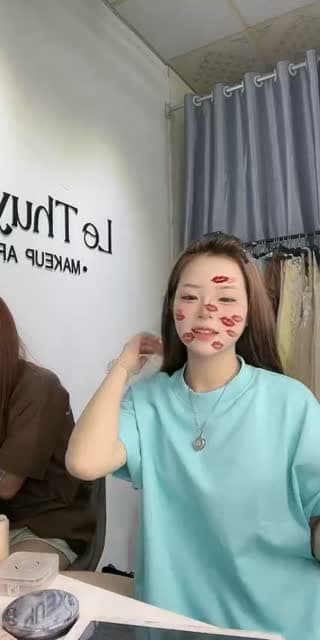 Bụt cíu emmmmm