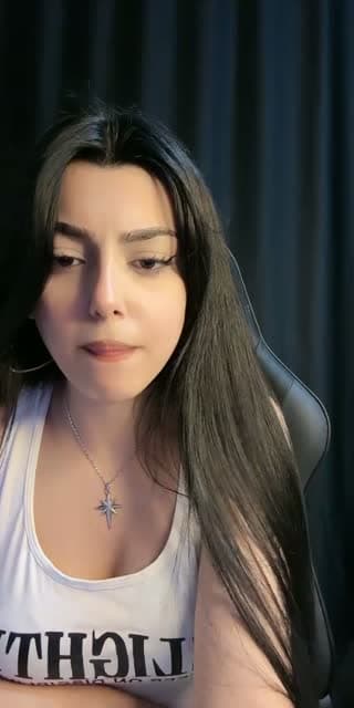 @heyezeel TikTok live stream