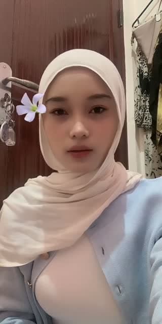 @ezashbby TikTok live