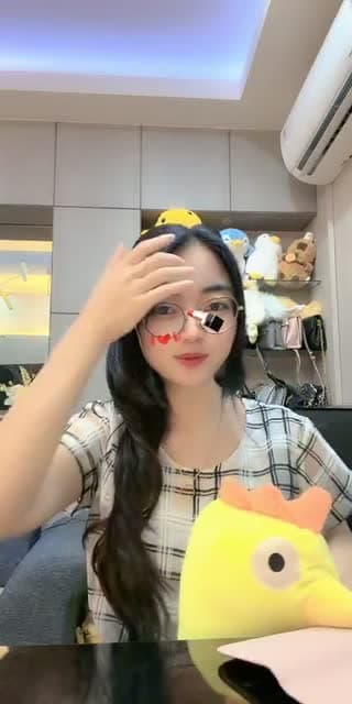 TikTok live: haloo by @nisawijayaa