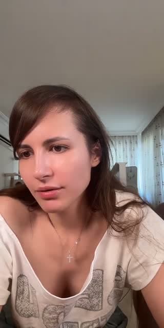 @officiallly.ari TikTok live from 2026-06-20