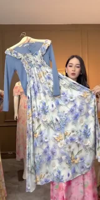 @sirrin_girls TikTok live stream