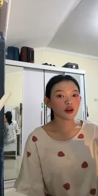 TikTok live: grwm ini kan malming by @fanisaaheyoo