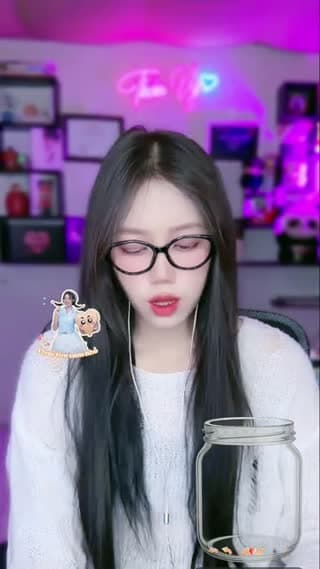 TikTok live: em manifest len A by @zuri3939