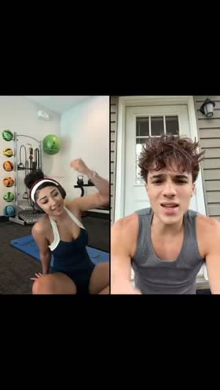 TikTok live: Arms 💪🏽 by @valerylpp