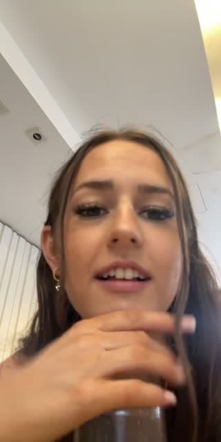 @t14l1ly TikTok live stream