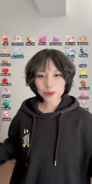 TikTok live: Bailes ^^ by @yoinngg