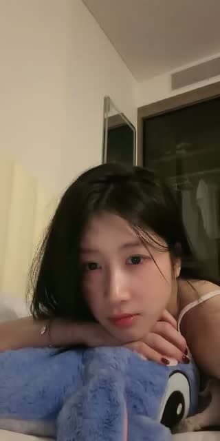 TikTok live: hellu by @meoconn_02