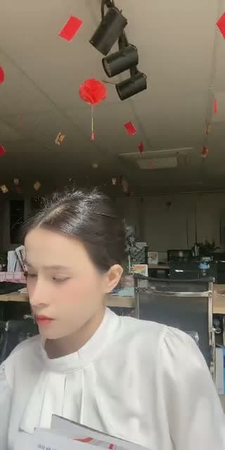 @huyenmybcons TikTok live stream
