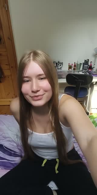 chillen - @isa._.bella2007