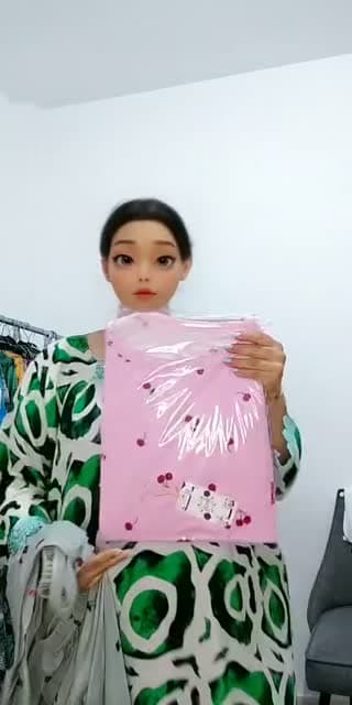 @luxe_fashion6 TikTok live stream