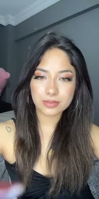 @alyena080 TikTok live stream