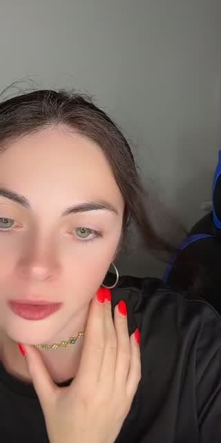 @broken._.woman TikTok live stream