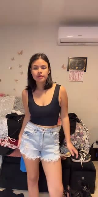 TikTok live: Ropita desde 10💝🛍️ by @nareth.h.a