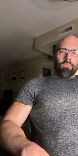 @theboringgayguyy TikTok live stream