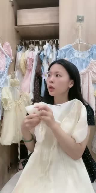TikTok live: Newww by @luna272003