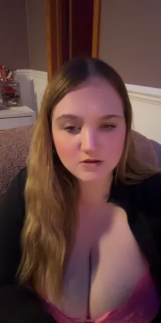 TikTok live: lion by @avasophiaa14