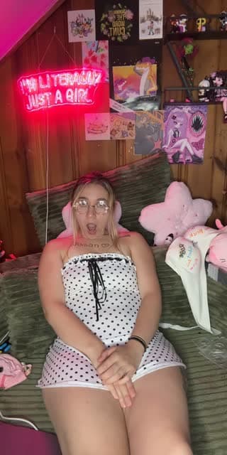 TikTok live: Ovulation Blossom by @meadowlittlelove