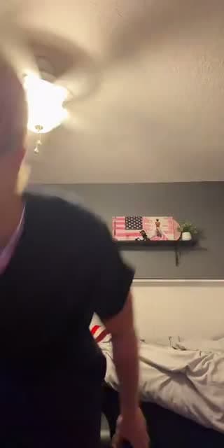 TikTok live: greetings by @joefeisty