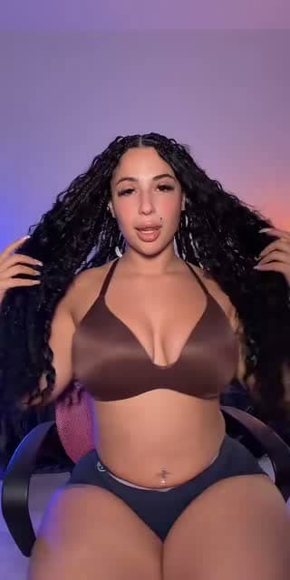 @ashleyyggxo TikTok live