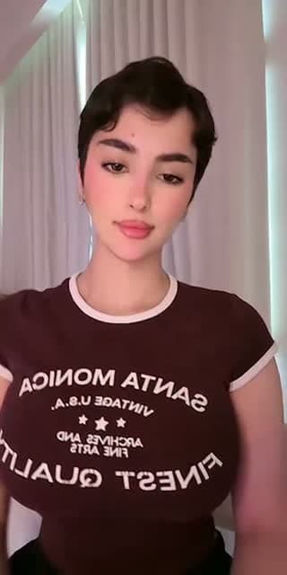 @qata.6 TikTok live from 2026-06-21