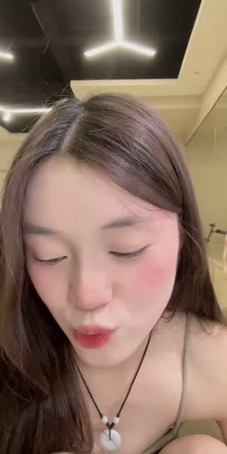 @peach16800 TikTok live