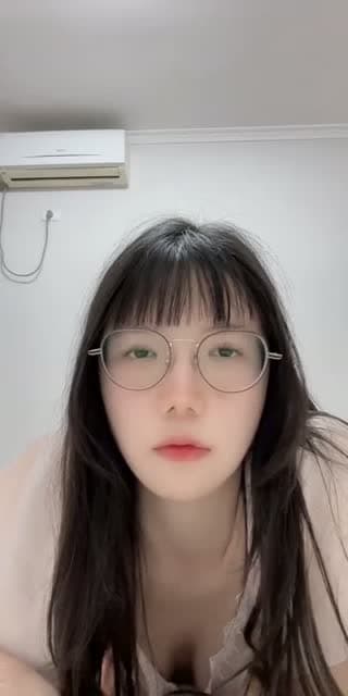 TikTok live: 继续继续 by @user2616250521036