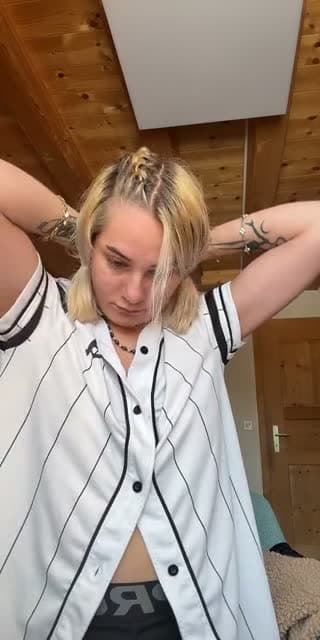 @alrxghtcarmen TikTok live