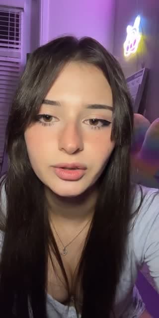 TikTok live: hi :) by @pchivix