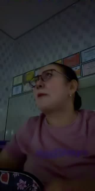 @hj.syarifahnuril TikTok live stream