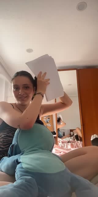 @2luciajajaja TikTok live