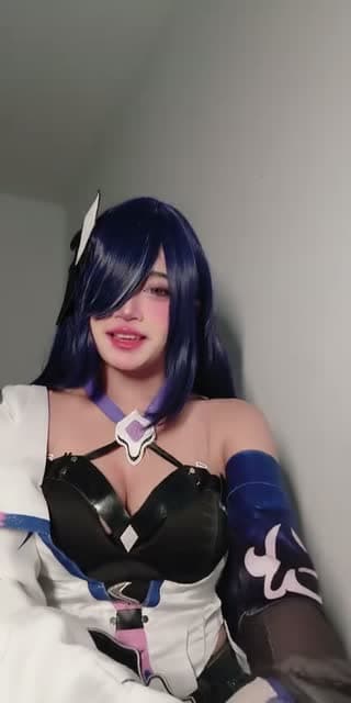 @lilyrosesflw TikTok live