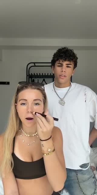 TikTok live: GRWM IN NYC W DEAN 🥰🗽 by @athena_hawn