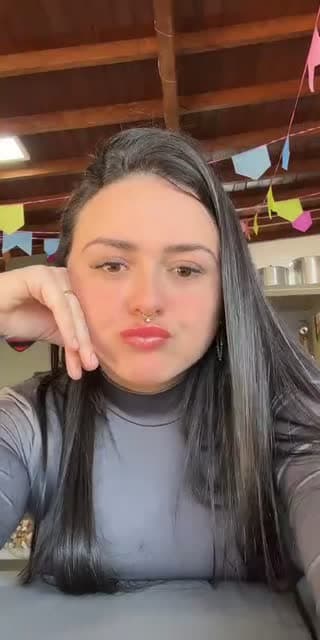 @meninaarroto TikTok live stream