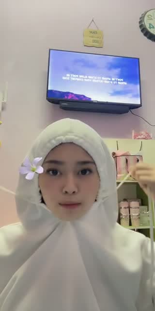 @putri.azmni TikTok live stream