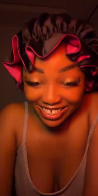 @luna24.70 TikTok live