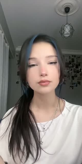 TikTok live: Mrbb by @eysll.z