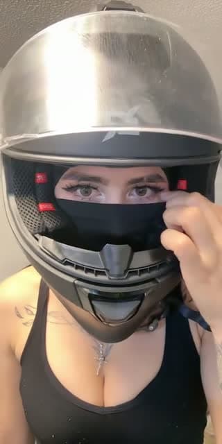 TikTok live: Sígueme en mi Ig: Larolita23 by @la_rolita1
