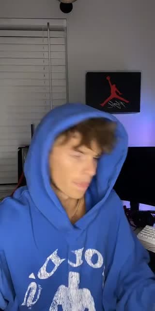 TikTok live: Come chill by @samlifts008