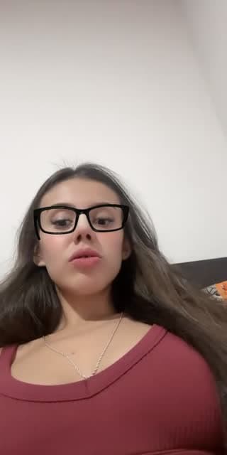 @sofiakarol__ TikTok live