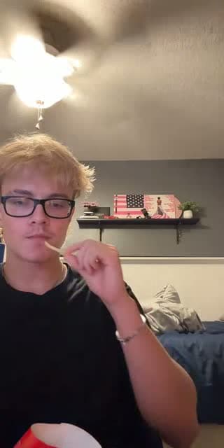 TikTok live: 1600 by @joefeisty
