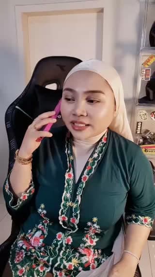 TikTok live: wanita jom masuk💞 by @shirosslegacy