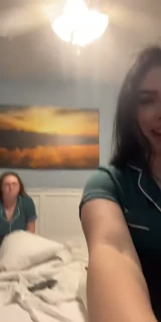 TikTok live: Road trip by @kenzieee419