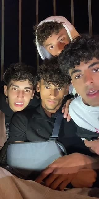 TikTok live: هنقيم النسوان by @yasso__1