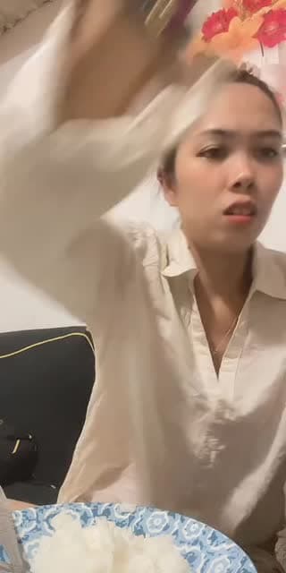 TikTok live: LF tanggap ako🫶🏻 by @joiiaa1207