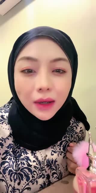 TikTok live: Moderators busy komen baik2!! by @mawarloy2