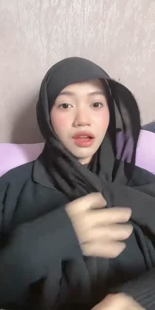 TikTok live: nk jual adik apa apa bole pm by @kiyycs