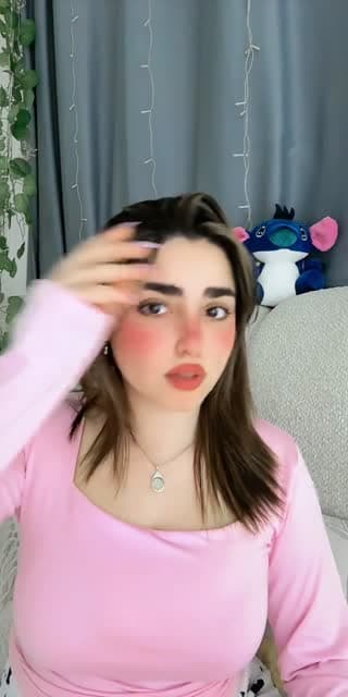 TikTok live: انا مقاطعه ولا اييه🥺💋 by @einoo_388