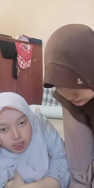 TikTok live: siang by @thelaaaz